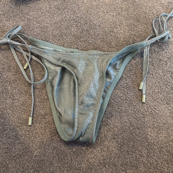 Triangl Swimwear Bikini - Picture 5 of 11